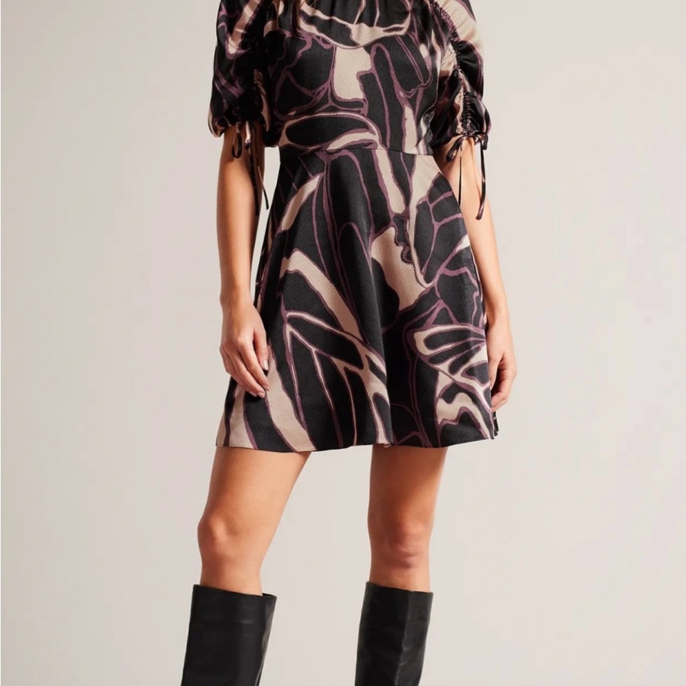 TED BAKER Gilliaa Printed Puff Sleeve Fit and Flare
Mini Dress